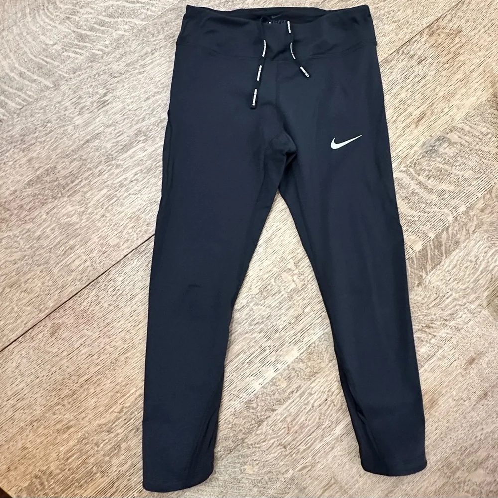 Nike Black Dri-FIT Performance 7/8 Leggings medium Running Walking Training - Picture 3 of 17